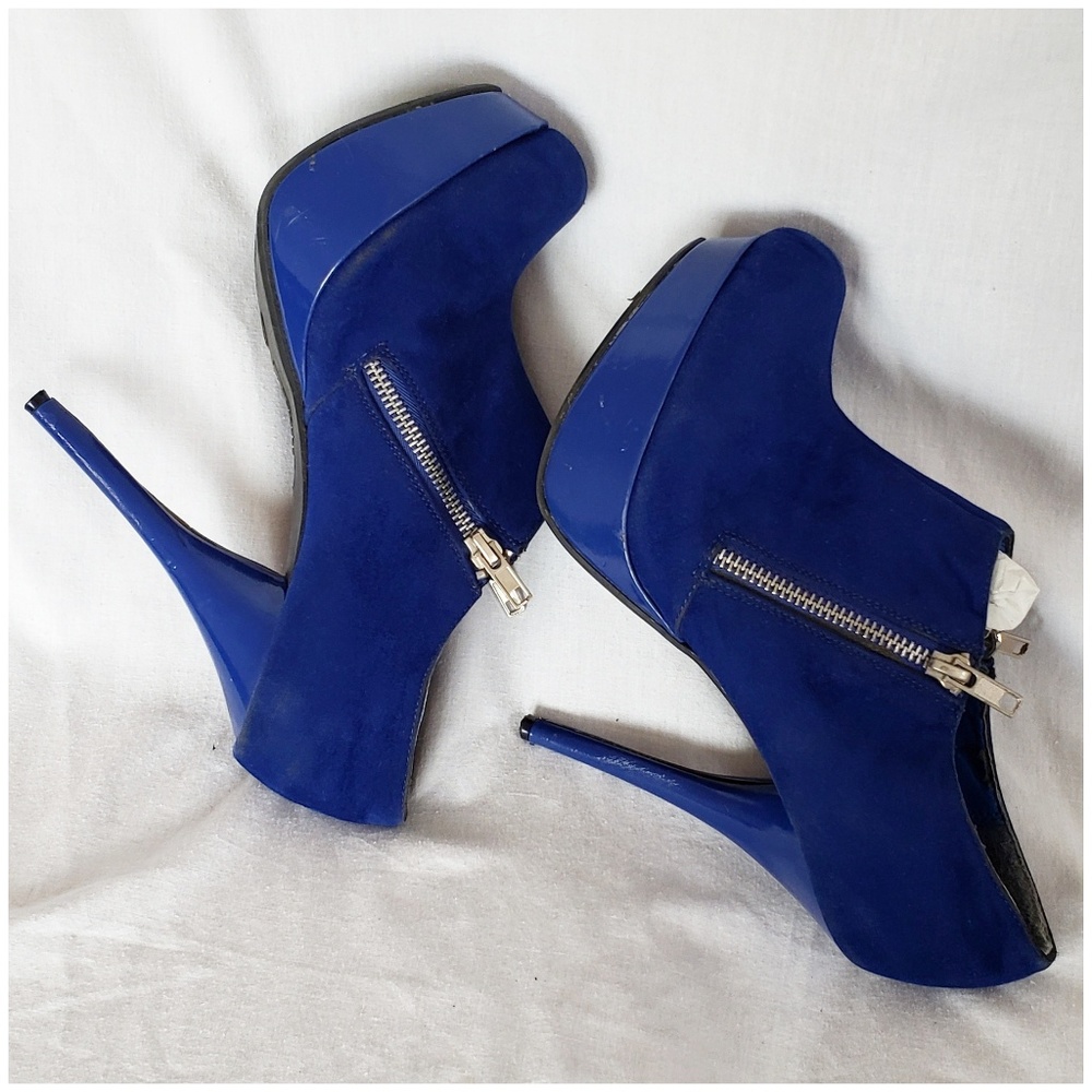 Blue Heels - Picture 7 of 8